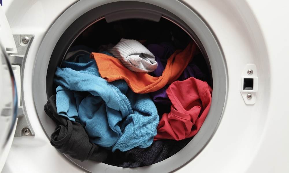 Microfibers from laundry go into the waste water